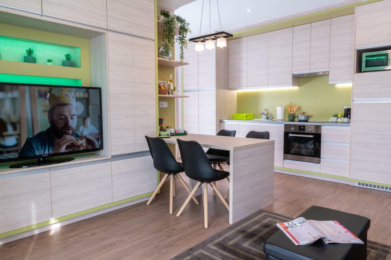 Defne Apartman Debrecen Extérieur photo
